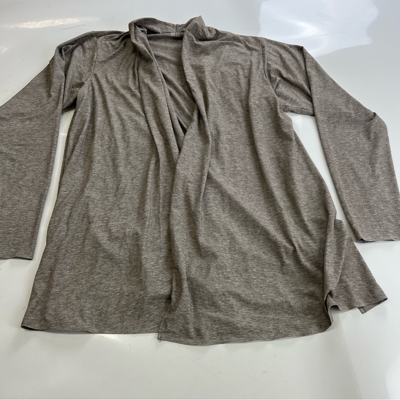 Uniqlo Tops - Uniqlo women’s gray shirt M m155-1